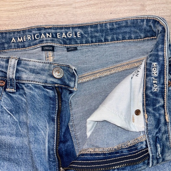 American Eagle Outfitters Women's Mom Blue Straight Leg Jeans 6 short - Picture 2 of 4